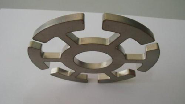 金屬激光切割機切割速度對切割質量造成的影響