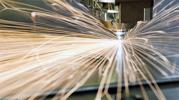對光纖激光切割機進行保養的重要性